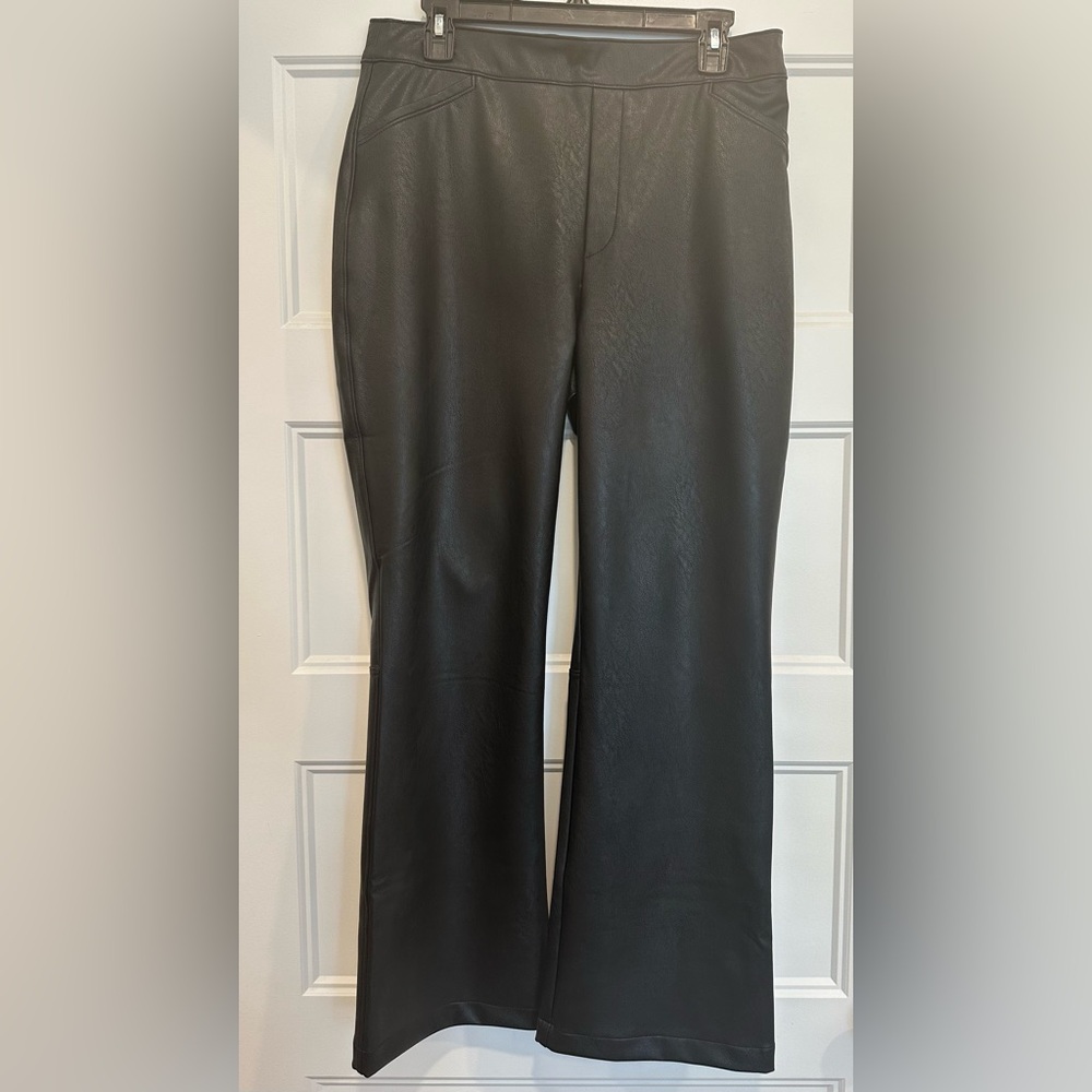 SPANX Leather-Like Cropped Kick Flare Pant in XLT